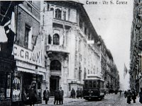 1911  negozio di abiti Cajumi via S. Teresa 7 angolo via Arsenale. Aperto nel 1895 chiuse nel 1930.