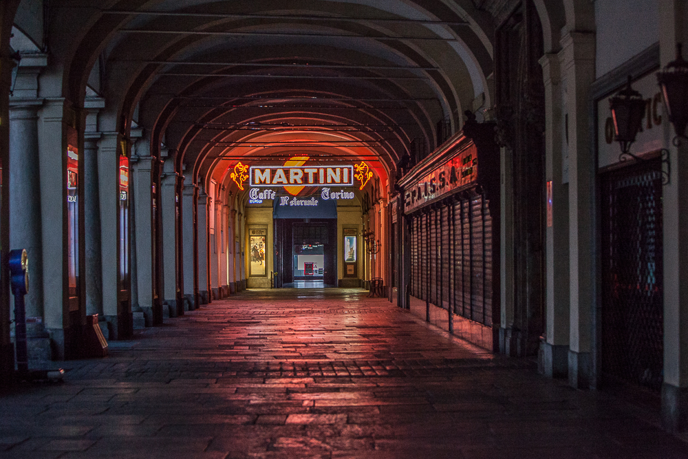 Portici di piazza San Carlo, lato caffè Torino.
