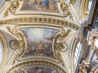 Soffitto  Gli affreschi della volta dipinti da Luigi Vacca sono ispirati ad alcuni momenti legati al miracolo eucaristico e rappresentano Il furto, L'elevazione dell'ostia e Il trasporto dell'ostia nel tabernacolo della cattedrale