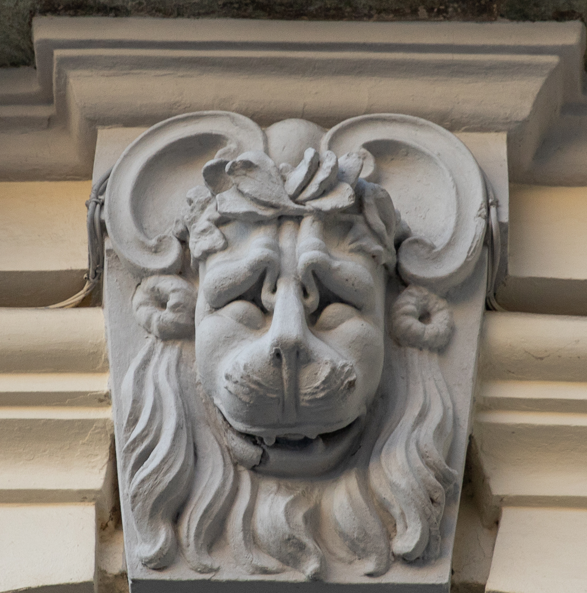 mascherone  piazza della Repubblica porta Palazzo
